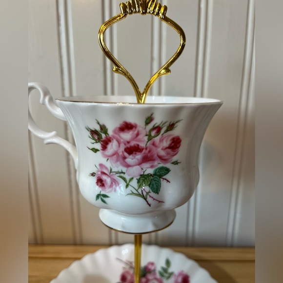 Vintage Tea Cup/ Saucer Stand - Picture 7 of 7